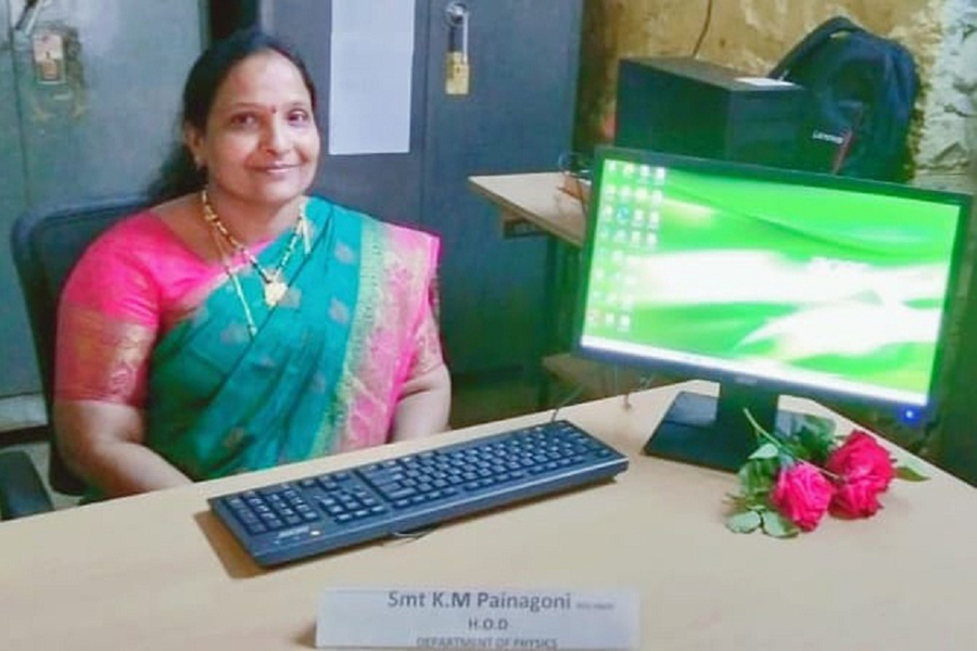 Smt K M Painagoni -H.O.D.Dept. Of Physics